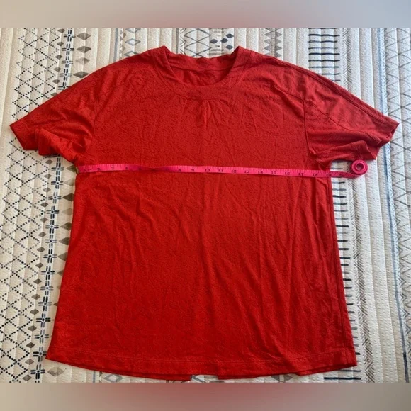 Lululemon Crew Neck Training T-Shirt in Autumn Red - Picture 3 of 4